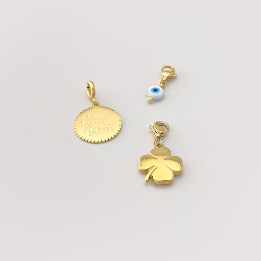 Set of three pendants IRL (France)