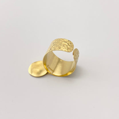 Ring with round pendant IRL (France)