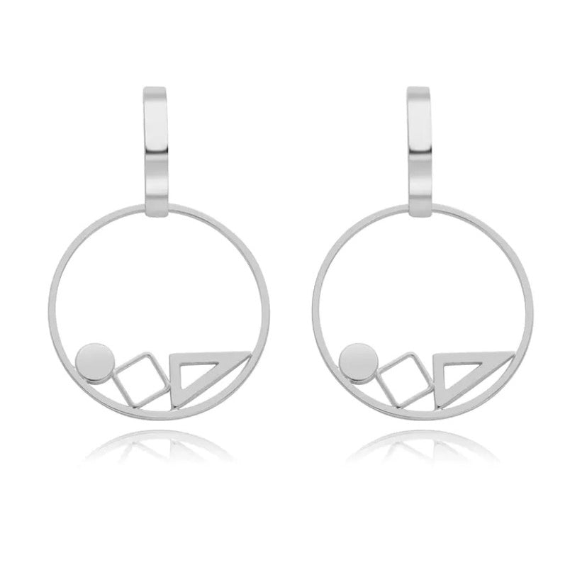 Earrings with geometric decoration