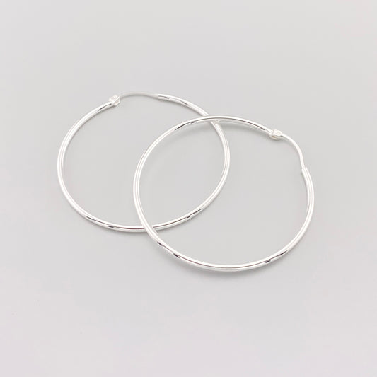 Silver hoop earrings IRL (France)