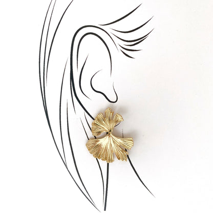 Petal earrings IRL (France)
